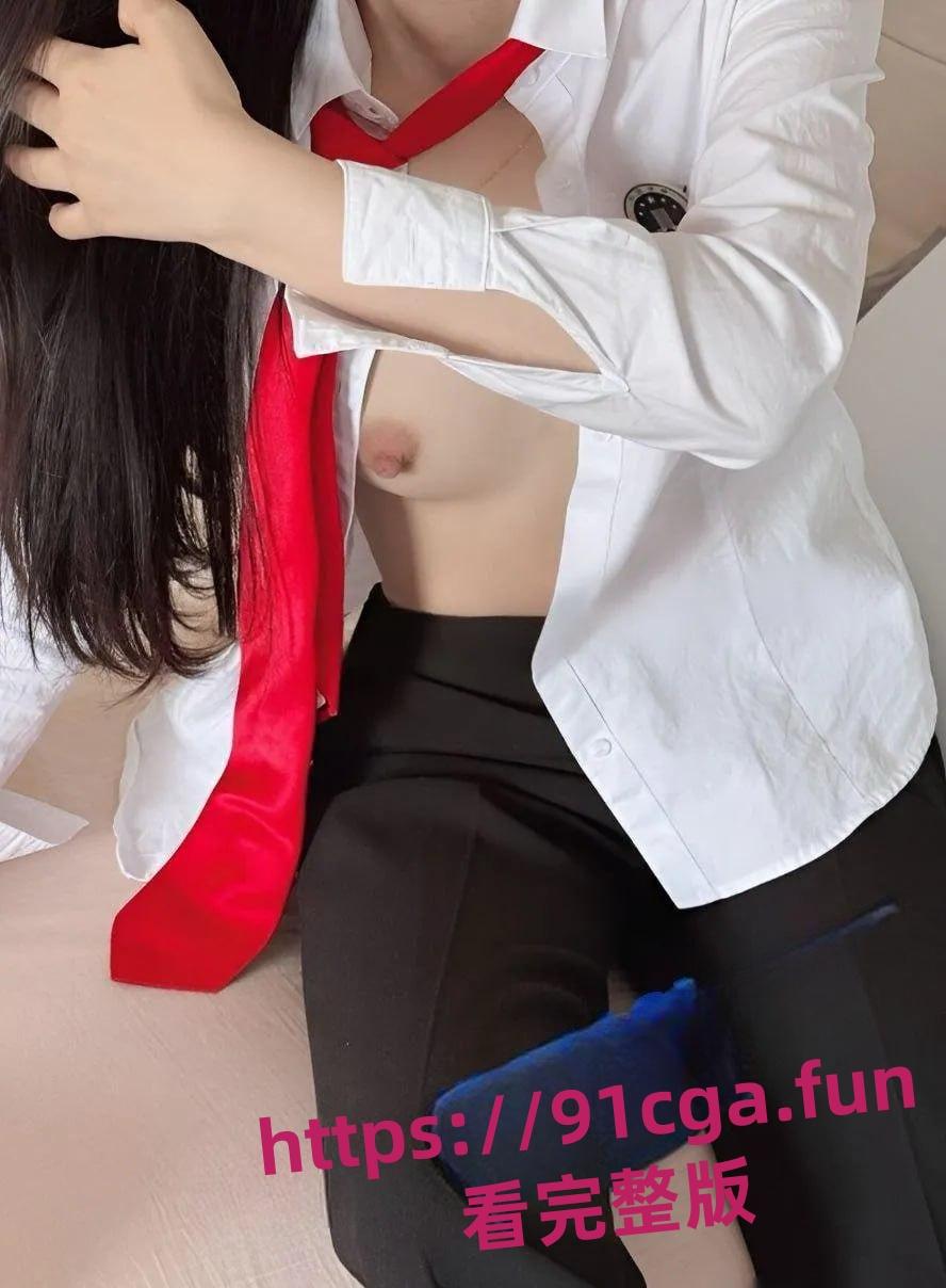 律师白天法庭精英 晚上变福利姬!衬衫解扣撅臀秀逼穴超反差-8