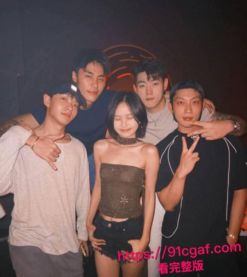 抖音700w粉丝网红 胡楚靓 怒爆男友小袁出轨台球助教 反被粉丝怒斥脚踏两船 聊天记录实锤曝光!-9