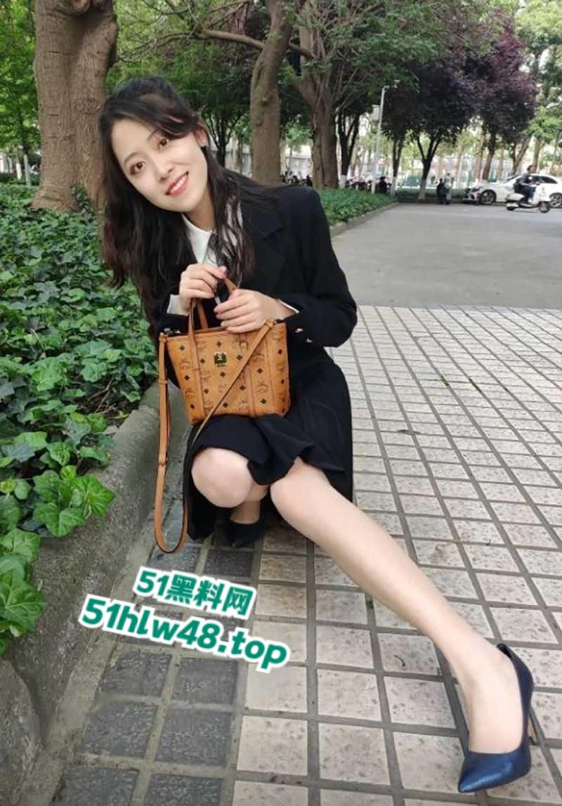 南京大学艺术学院,大三学姐【杨豆豆】成熟的气质女神,背地里约炮成瘾背着男友偷情被发现曝光。-4