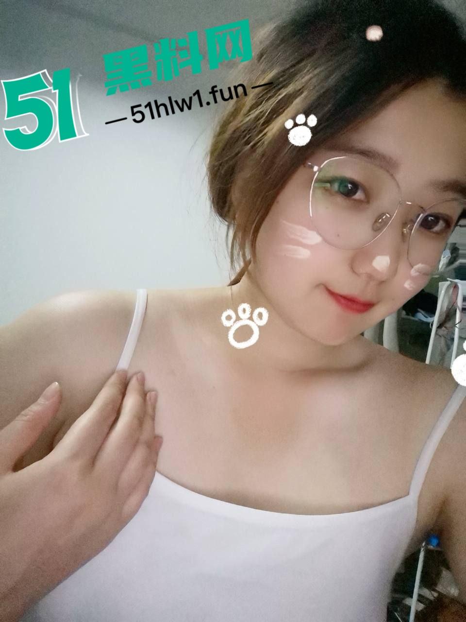 西安反差婊母狗教师，白天教书育人晚上变身母狗开始自拍给网友上性教育课程自慰视频曝光。-12