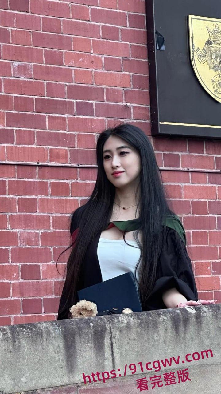 英国谢非尔大学音乐系顶级校花王天性爱视频曝光,小鸡巴绿帽男友贡献露脸口交内射-5