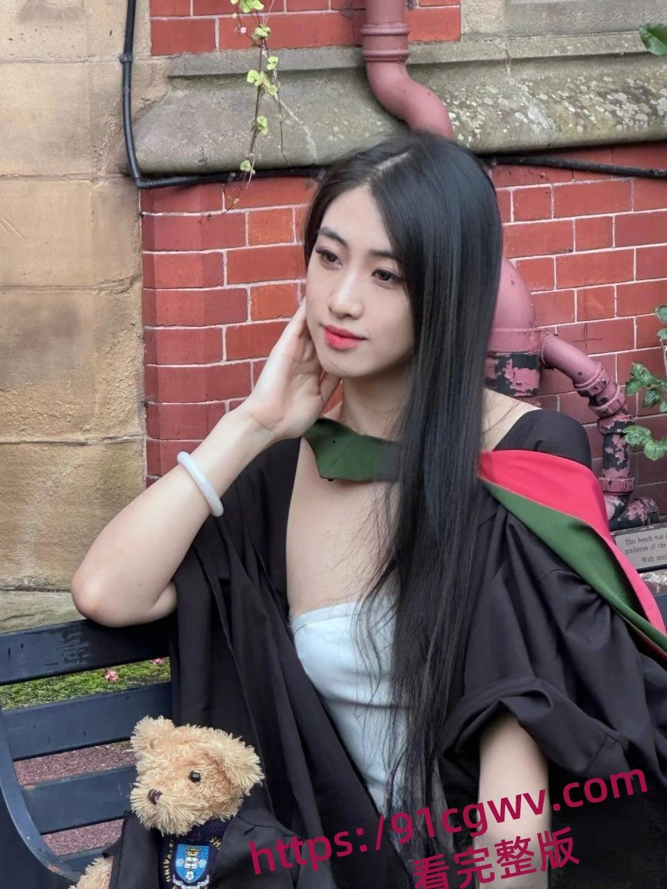 英国谢非尔大学音乐系顶级校花王天性爱视频曝光,小鸡巴绿帽男友贡献露脸口交内射-6