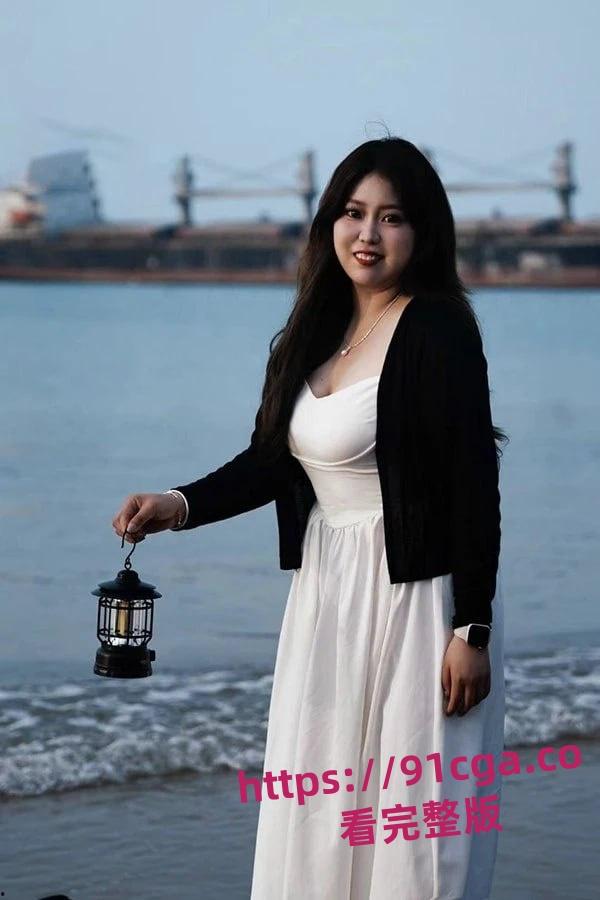 北京石油化工学院徐子含公厕主动给炮友舔屌 在男友的眼皮底下干这事!-3