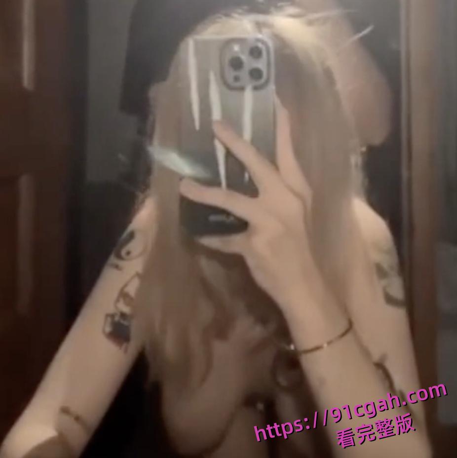 小仙女HIV性病缠身 还被络绎不绝的约炮 饥渴男大们为了B命都不要了!-3