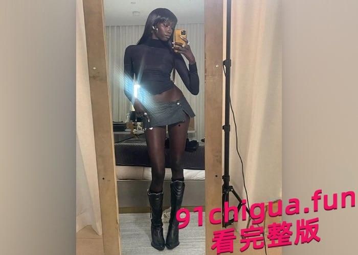 模特圈顶级黑美人 阿诺克·艾 anokyai 私下约炮白人金主视频曝光-3