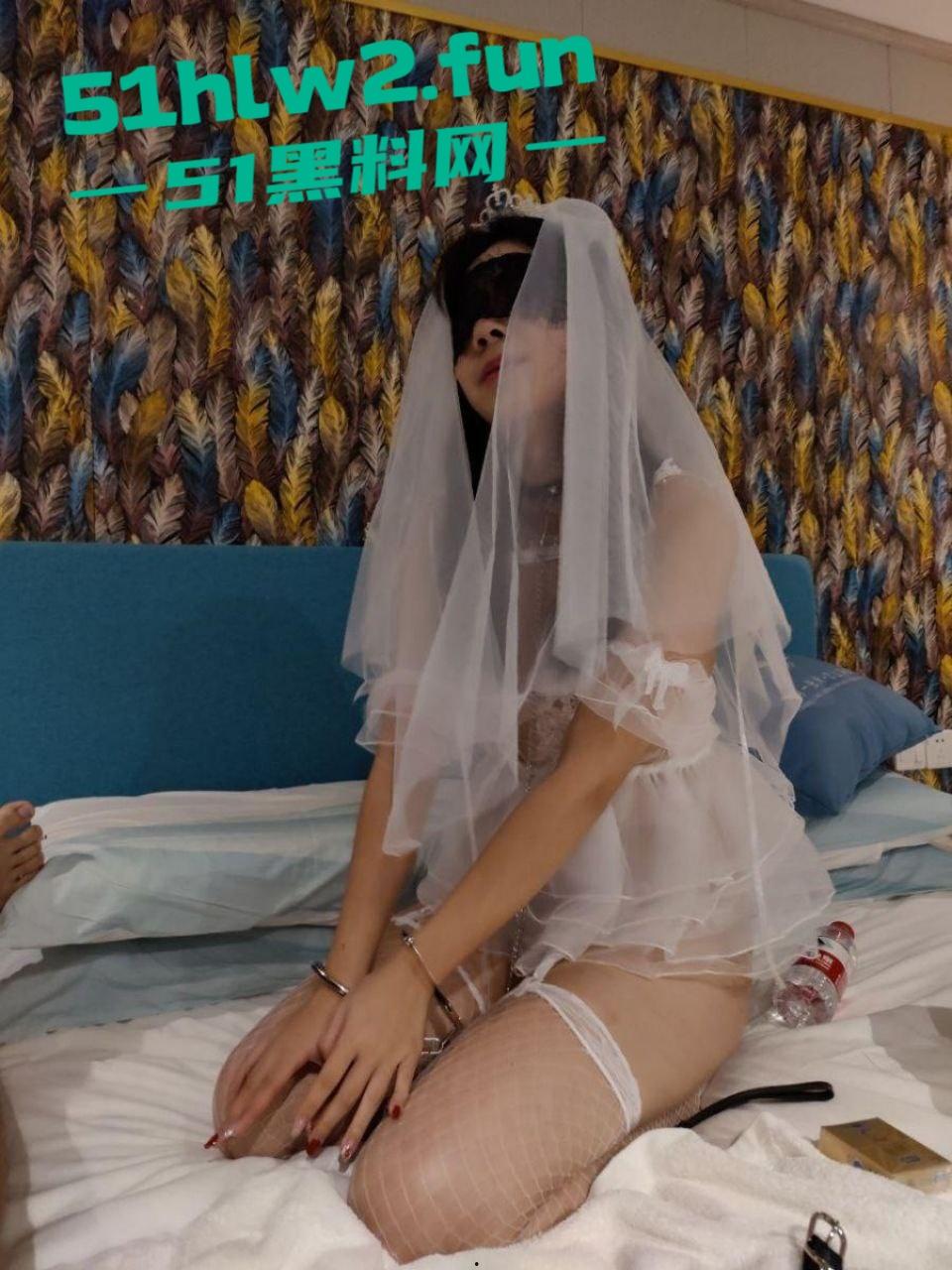 重庆女会计【王君】淫照泄密，白天端庄丽人，背地里骚成母狗，性瘾强到让渣男拍爆！-7