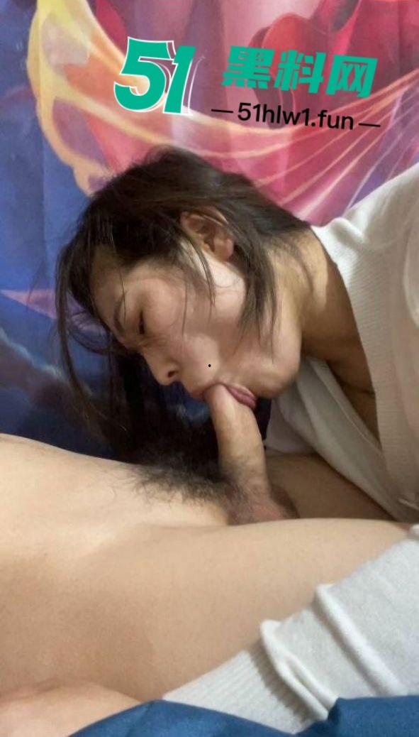 兰州回族【马惠玉】和男友自拍泄密妹子玩花样，口技满分肛塞在线，这操作让人看红了脸！-8