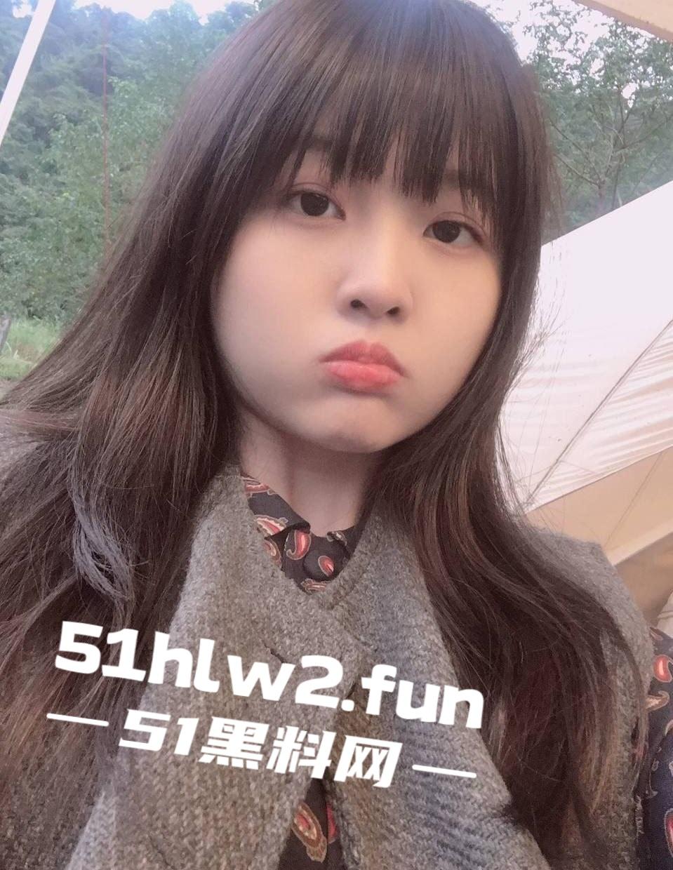 甜美萝莉学生妹【陈思淼】表面清纯甜美背地里反差的一批，最喜欢大鸡巴猛男约炮大屌体育生自拍视频流出。-9