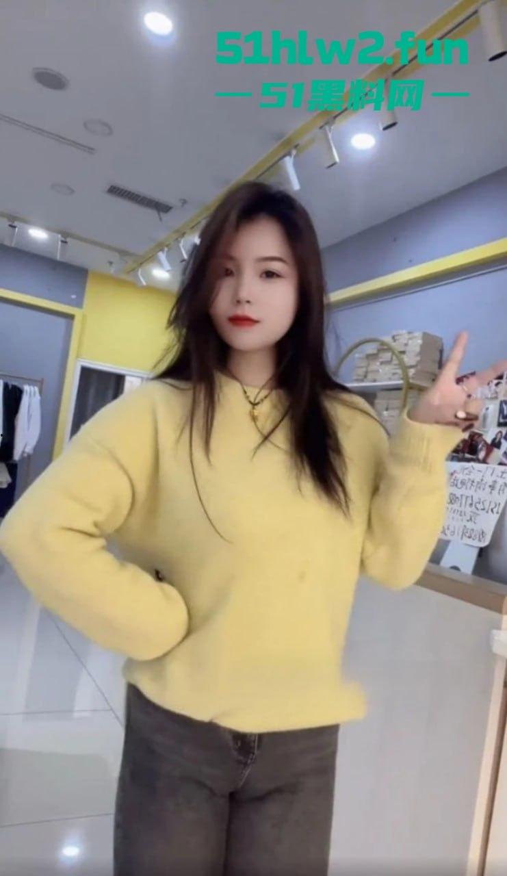 快手擦边网红【小婊妹】露骨收费福利曝光，300元欣赏自慰秀2000元线下约会干炮激情一夜。-2