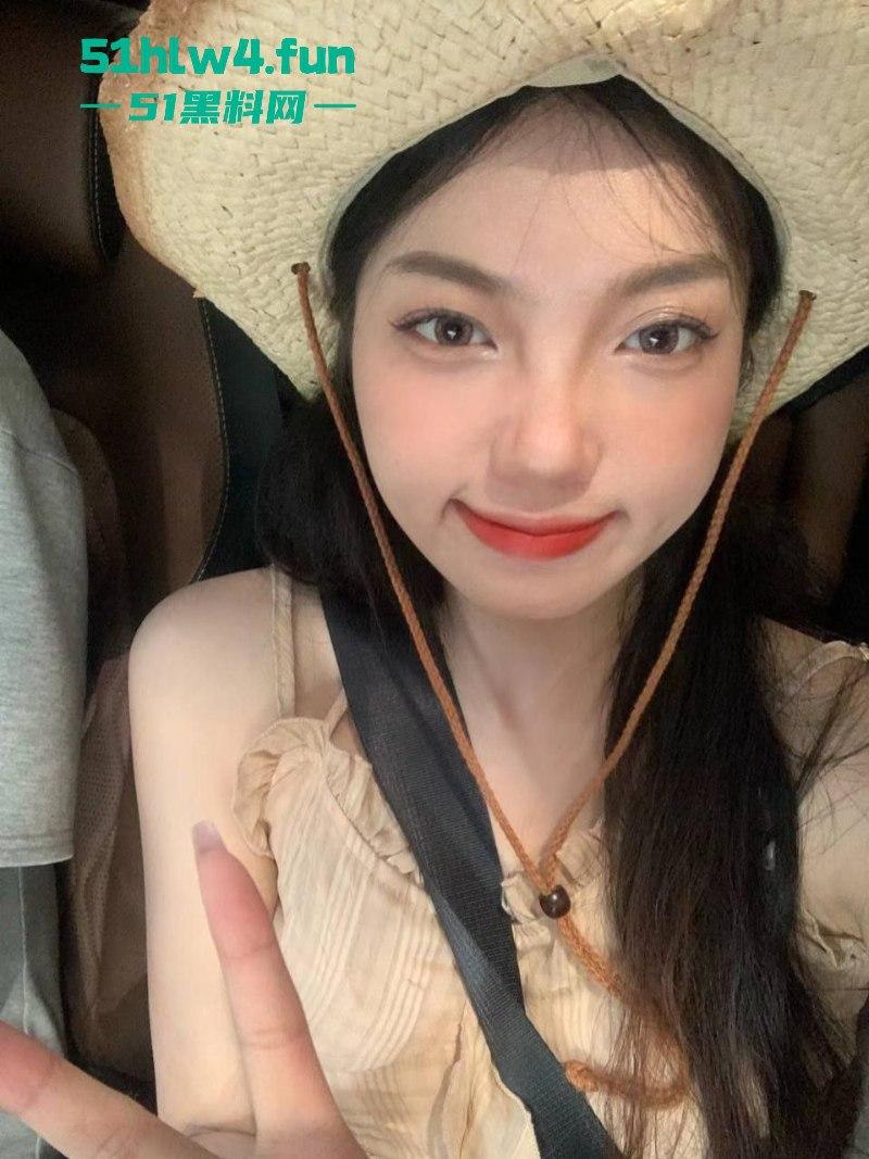 杭州大学班花【梁洛奇】酒后失身,被同学带到酒店扒奶脱裤无情暴操,视频传遍朋友圈。-1