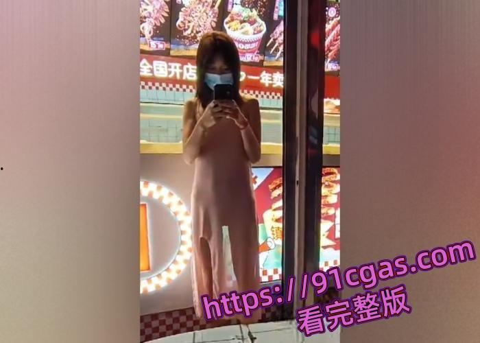 浙江风骚苗条少妇 小鸟医人 户外露出视频合集,真空透明瑜伽裤小穴都能看见户型-1