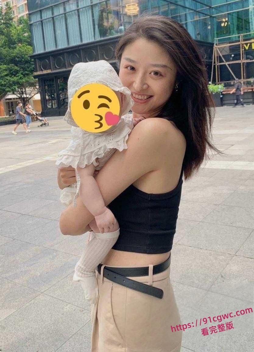 厦门文化执法支队正科级干部 钟劭臻 婚内出轨11年被曝光!与原配离婚迎娶小三抛弃小四叶曼娜!-5