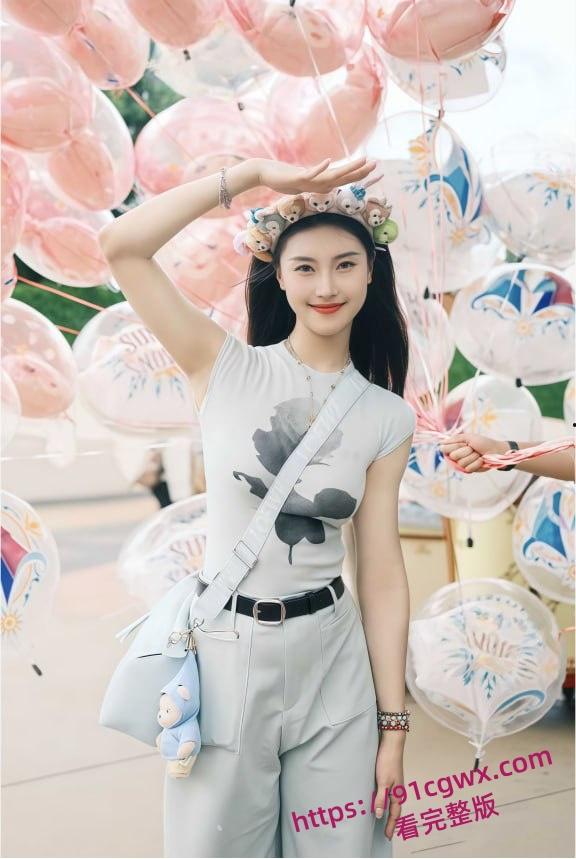 中国东方演艺集团舞蹈演员 与男友性爱私拍泄密 多体位啪啪轮番上演 画面淫靡至极!-6