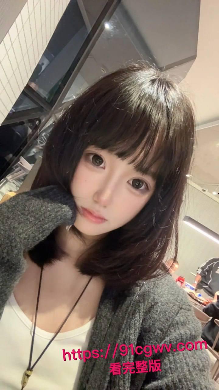 郑州大专清纯短发萝莉李秋玥超级反差!人畜无害小脸蛋,背地里舔鸡巴痴迷,伺候狗男人真有一嘴!-4