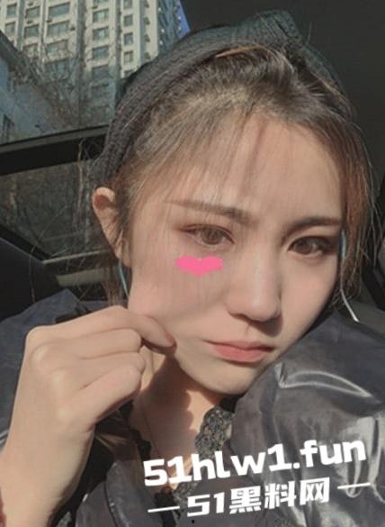 辽宁传媒校花【董雨婷】出轨门完整版，超级骚欲求不满的学生母狗校园公交车你看了吗-2