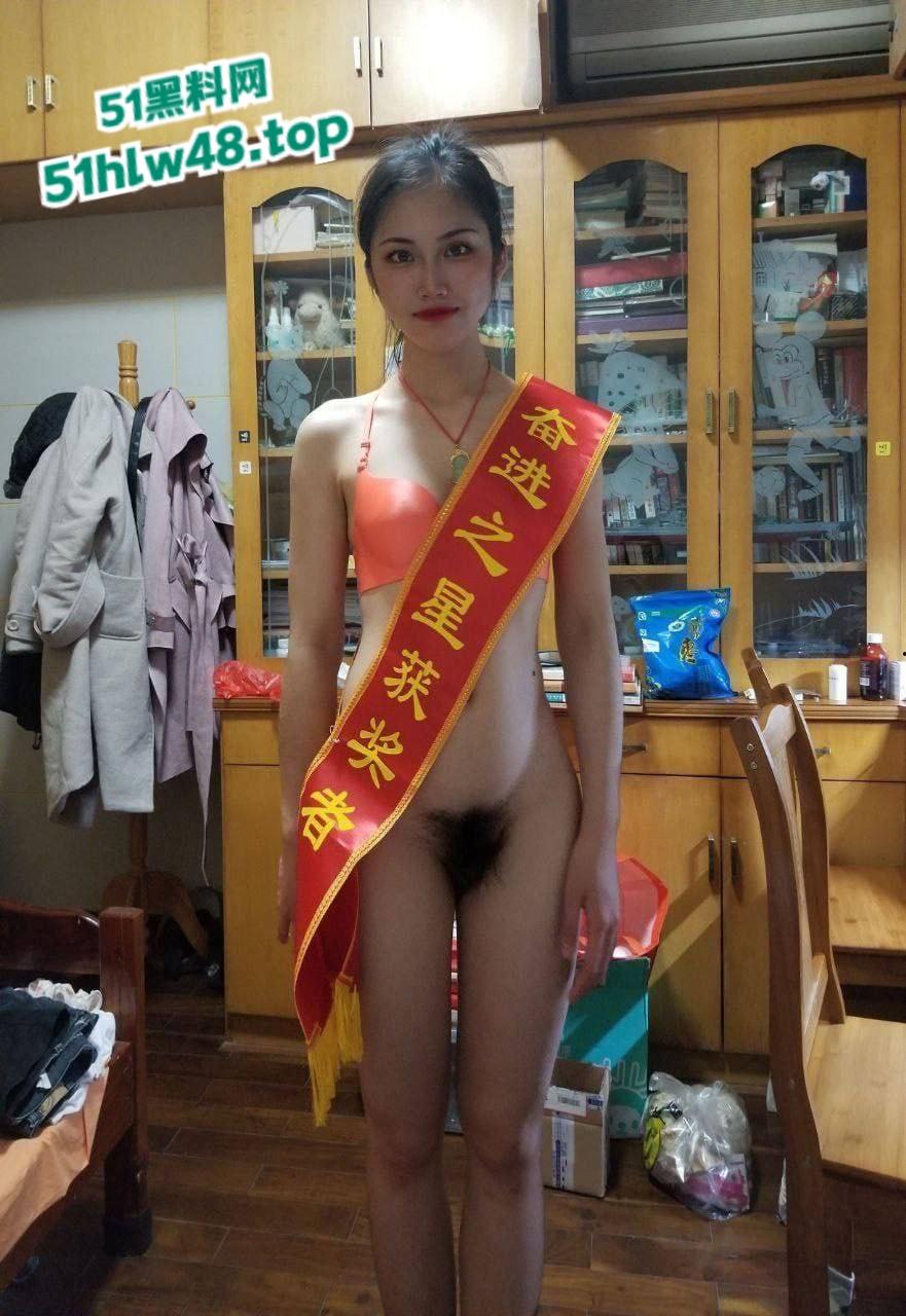 杭州师范大学【潘玲玲】校花女神，腿长逆天私下超反差成为金主的淫贱母狗，性爱自拍视频流出。-7