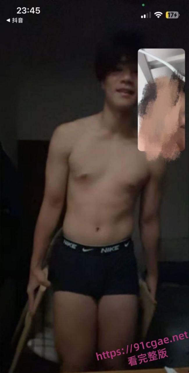 足球天才泰迪少年詹景源丑闻曝光 改年龄欺骗少女感情 网传出轨32岁空姐5P?-4