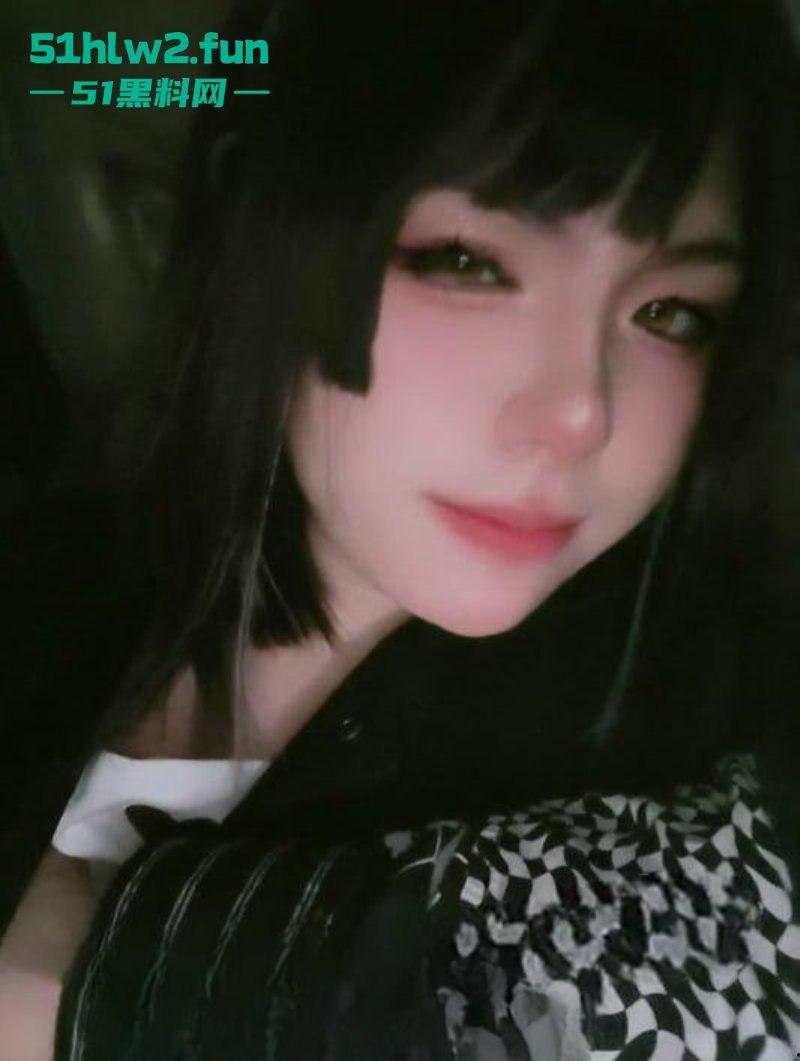 抖音cos界小网红【暗黑水晶铁蛋酱】线下与粉丝约炮泄密，真是个爱让男人吃逼的反差小女孩啊。-3