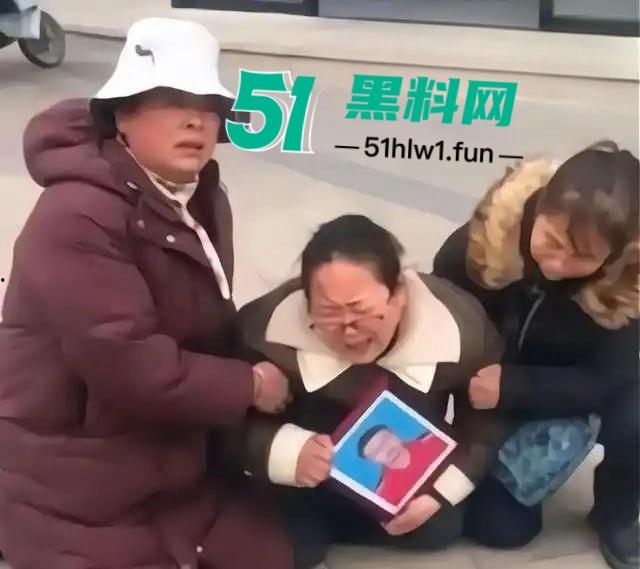 陕西蒲城17岁高三学生坠亡 家长深夜接班主任电话后被学校看管 真相疑点重重引热议!-3