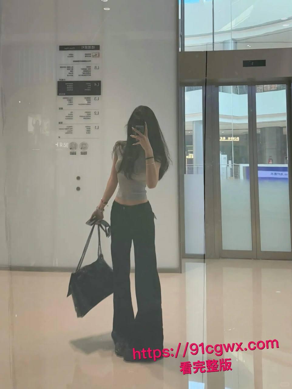 欠债两万不还英语老师性爱视频曝光!上课清纯下课骚浪骑乘债主鸡巴,卧室淫乱太他妈撩人!-8