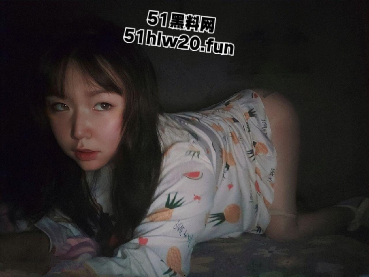 福建厦门大学【何玥桐】文艺范反差婊,美乳白嫩硕大被网恋对象把裸照视频发网上炫耀曝光。-9