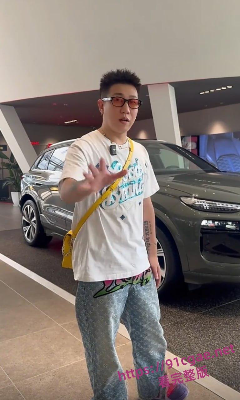 滑雪圈老白与美女陪玩事件 3000陪滑费给不起?女主直播发声控诉白嫖行为-5