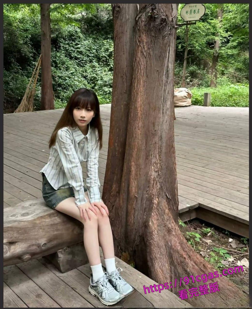 中国海洋大学的大一嫩妹许真福被前男友粉鲍特写怼拍视频-8