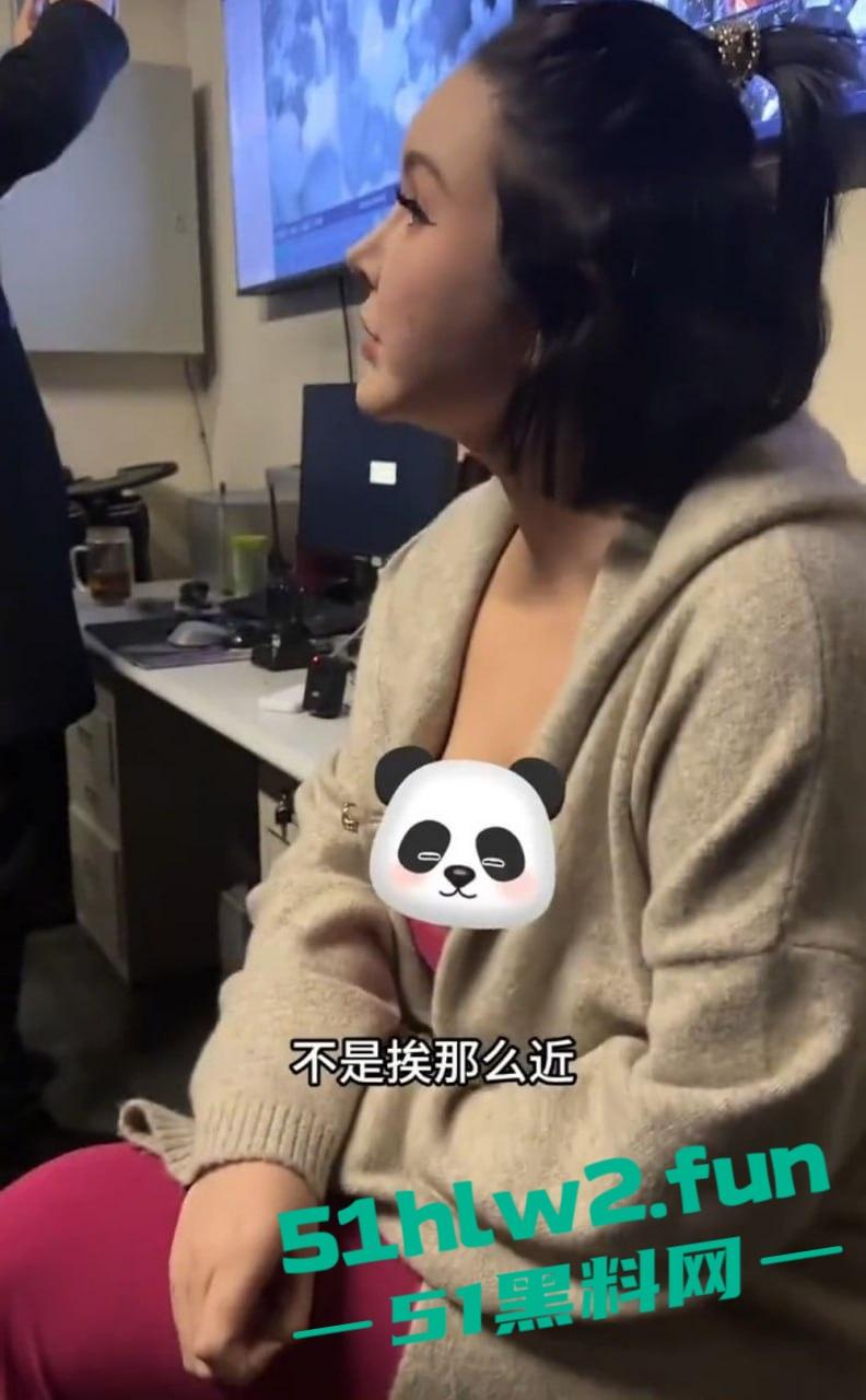 这痴汉是有多饿?虎式坦克酒吧被蹭屁眼?这1米81、160公斤的猛货直接揪痴汉找保安,哥们你是饿疯了吧?-5