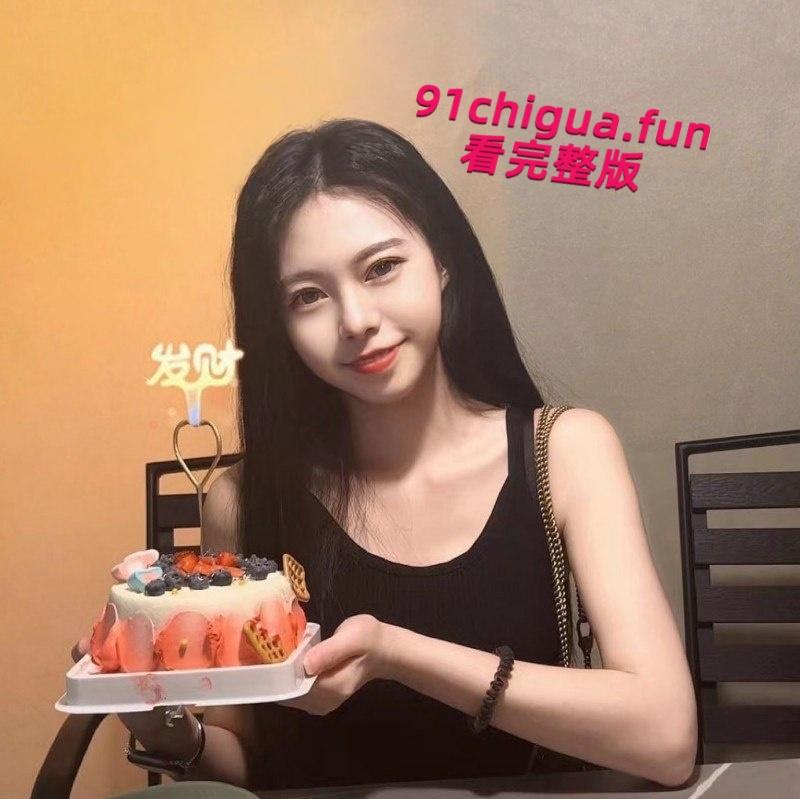 黑龙江哈尔滨口腔护士【孙梦涵】下海卖逼不惜花20万整容,摇身一变成凤凰后疯狂捞金敛财!-4