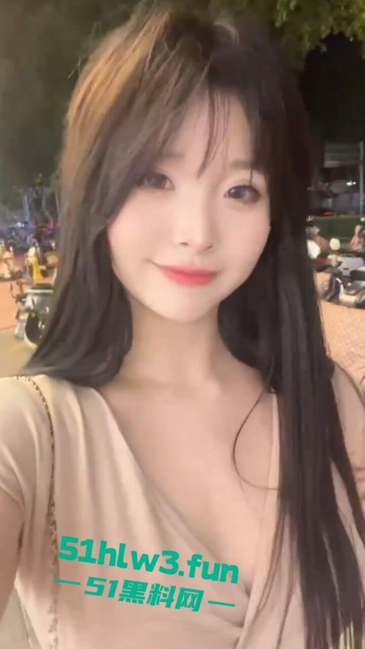 推特网红福利【姬洛宝】cos圈有名的骚鸡,颜值甜美身材性感自慰粉嫩小穴,玩的淫水直流。-7