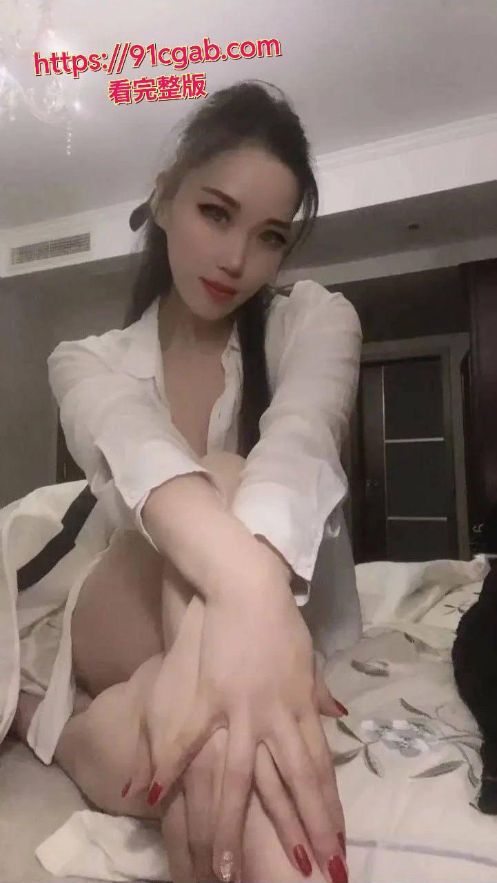 抖音小网红c姨跟老头露脸口交啪啪曝光-1