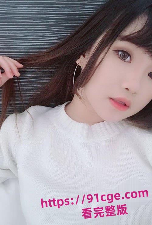 三峡旅游学院清纯学妹『付文婷』白虎自慰私拍被男友泄密流出-5