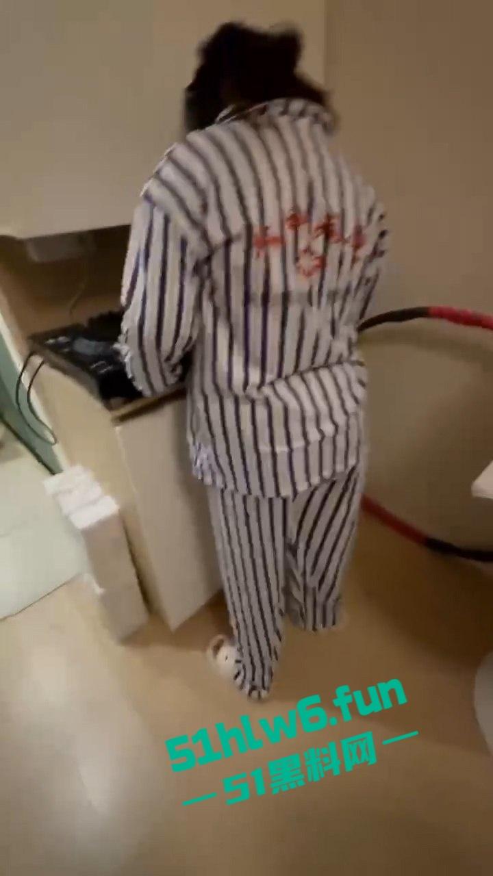 上海老鸡婆坑骗小鸡婆,高价整容吃回扣聊天记录曝光,俩骚逼互怼挺有意思 。-13