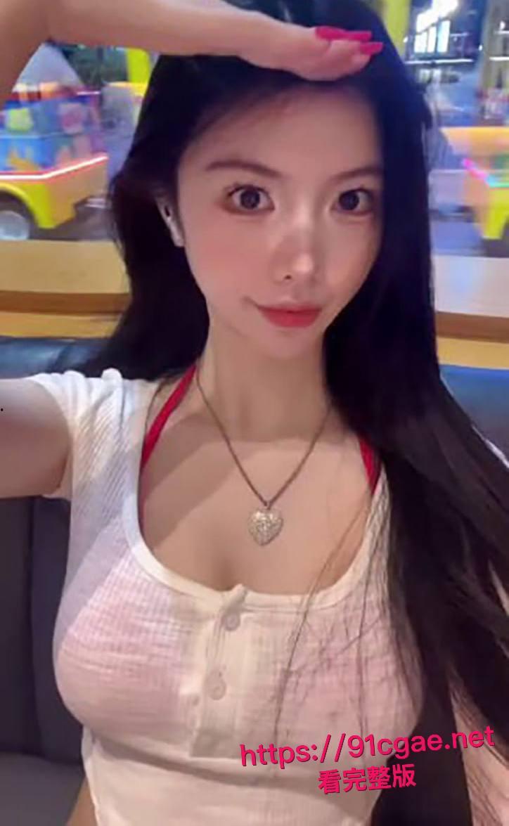 抖音60万粉反差女神绿导演被金主重金砸下 酒店一对一私密直播巨乳翘臀擦边热舞 骚到顶点!-6