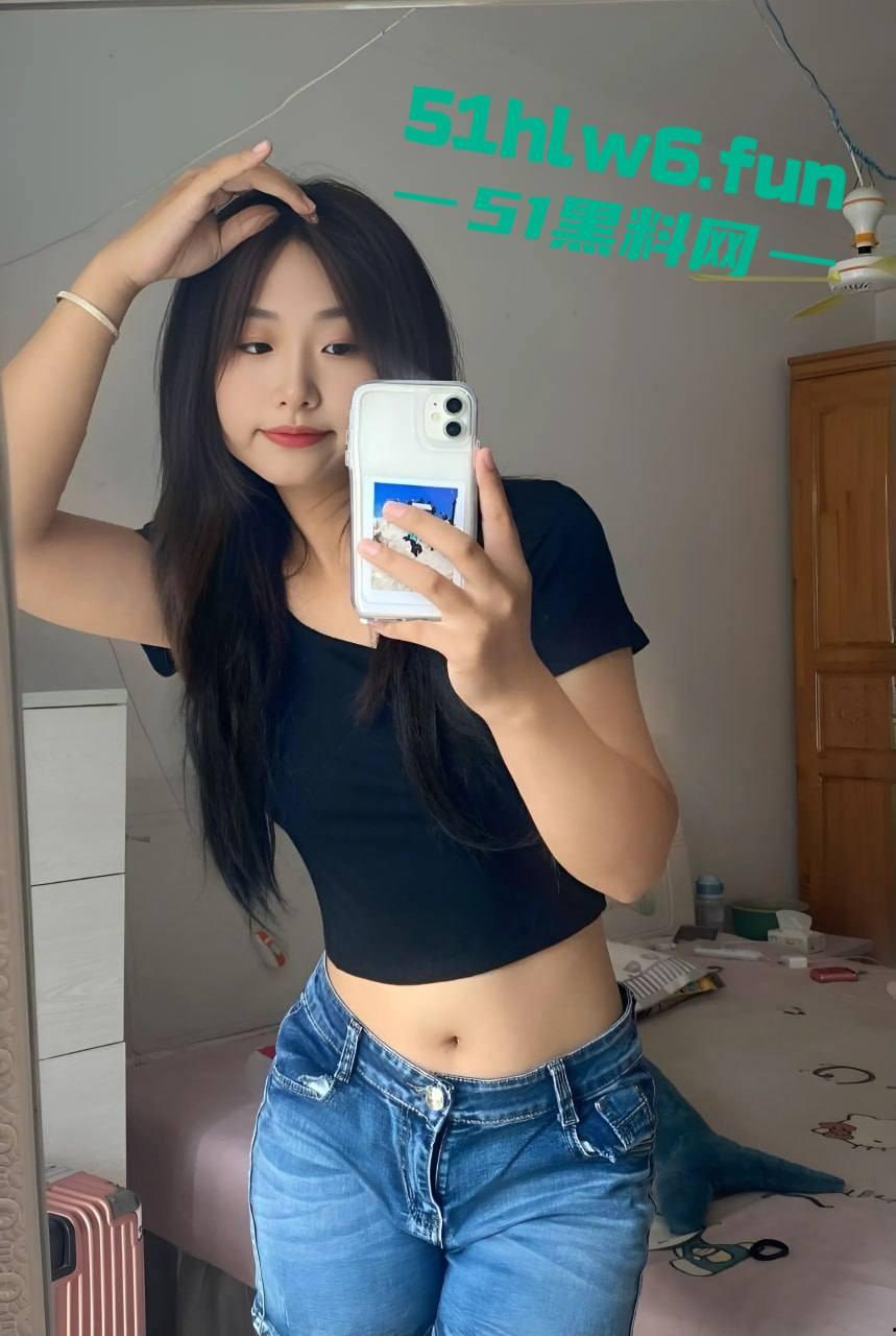 重庆台球厅女助教【梁欣欣】高颜值完美身材尤物，被社会小伙调教成性奴母狗，还带去给兄弟一起操。-8