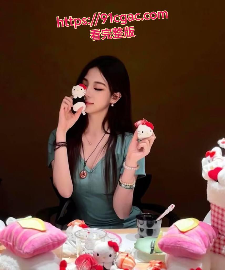 南宁师范大三学姐许嘉阳暑期跟炮友出去旅游，边游玩边性爱，真是该玩玩，该草草啊！-3