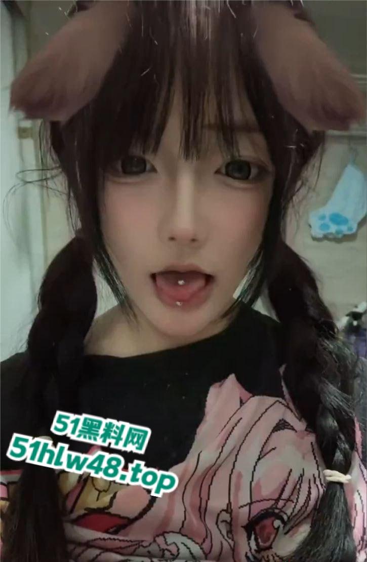 福建福清19岁嫩妹【顾茹馨】Cos骚母狗大尺度视频,性感Cos服裹着娇嫩肉体骚到极致!-1