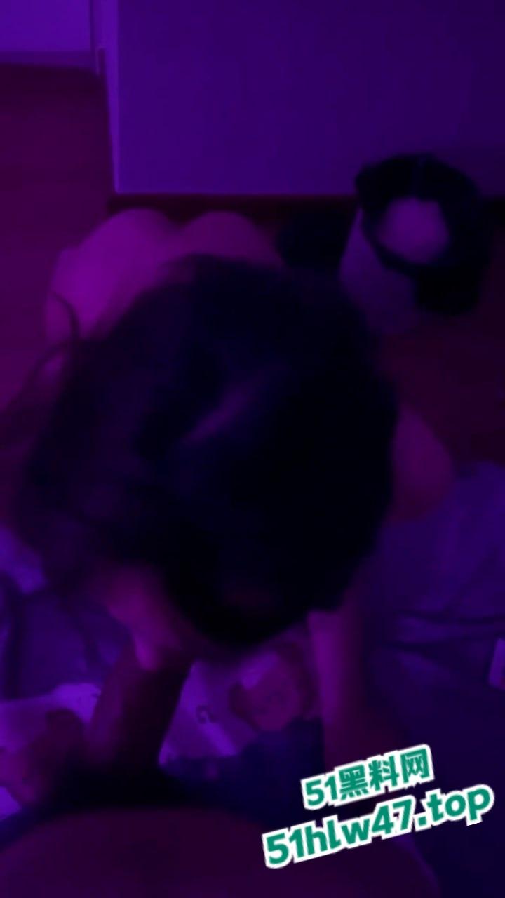 四川水利水电技师学院,大一新生【陈妙珍】刚进校就跟老师徐彪搞上,微信聊天记录遭男友曝光。-6