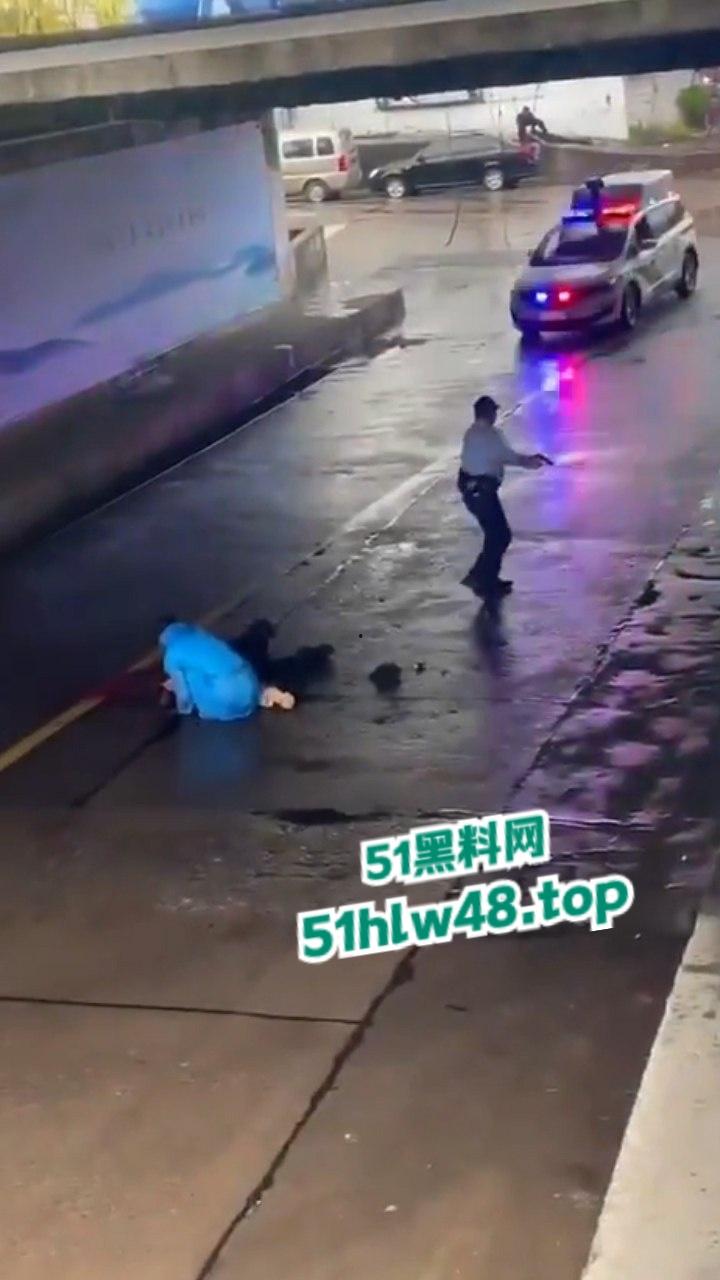 毒贩回国逃蹿台州,枪杀多名路人和警察,现场比拍电影还可怕,目前国内视频已被封禁。-9