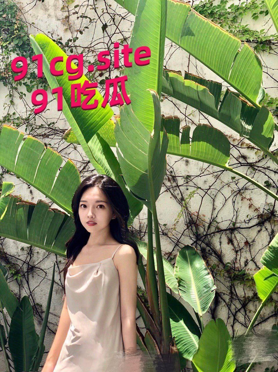 来自加拿大的极品留学生李天宜,微博昵称“梨甜姨”,是个高颜值的小可爱-4