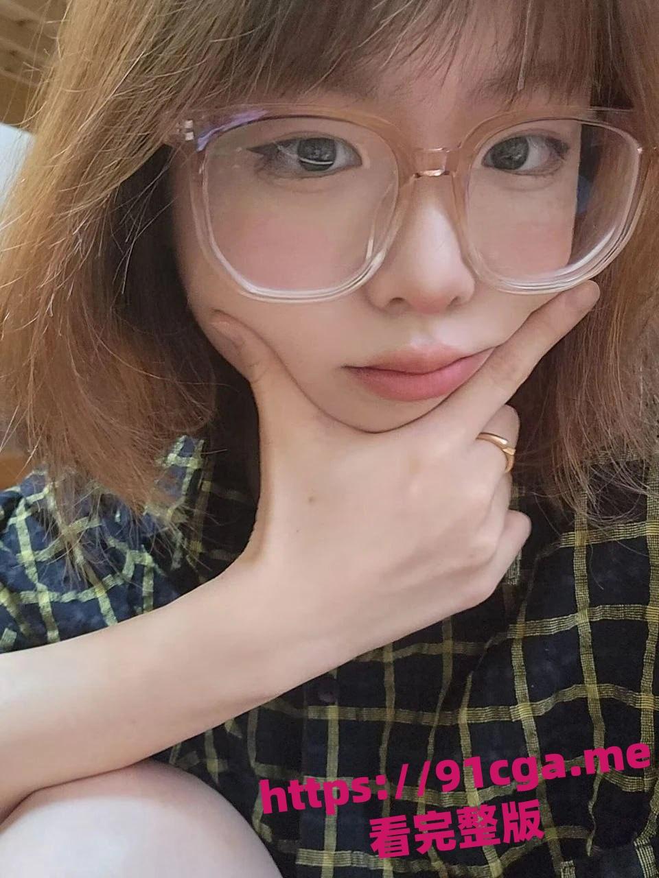 母狗眼镜兽医实习生店里实习勾引老板想当老板娘被爆-1