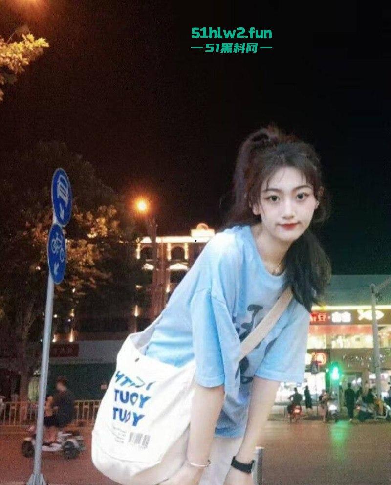 超高颜值极品身材清纯学生妹，与男友啪啪自拍视频被渣男曝光流出，床上主动清纯妹表演秀。