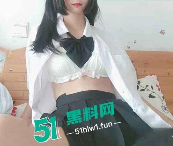 杭州商贸旅游学院双马尾小萝莉【周文娜】自拍骚照自慰视频流出，网络调教勾引金主大佬。-12