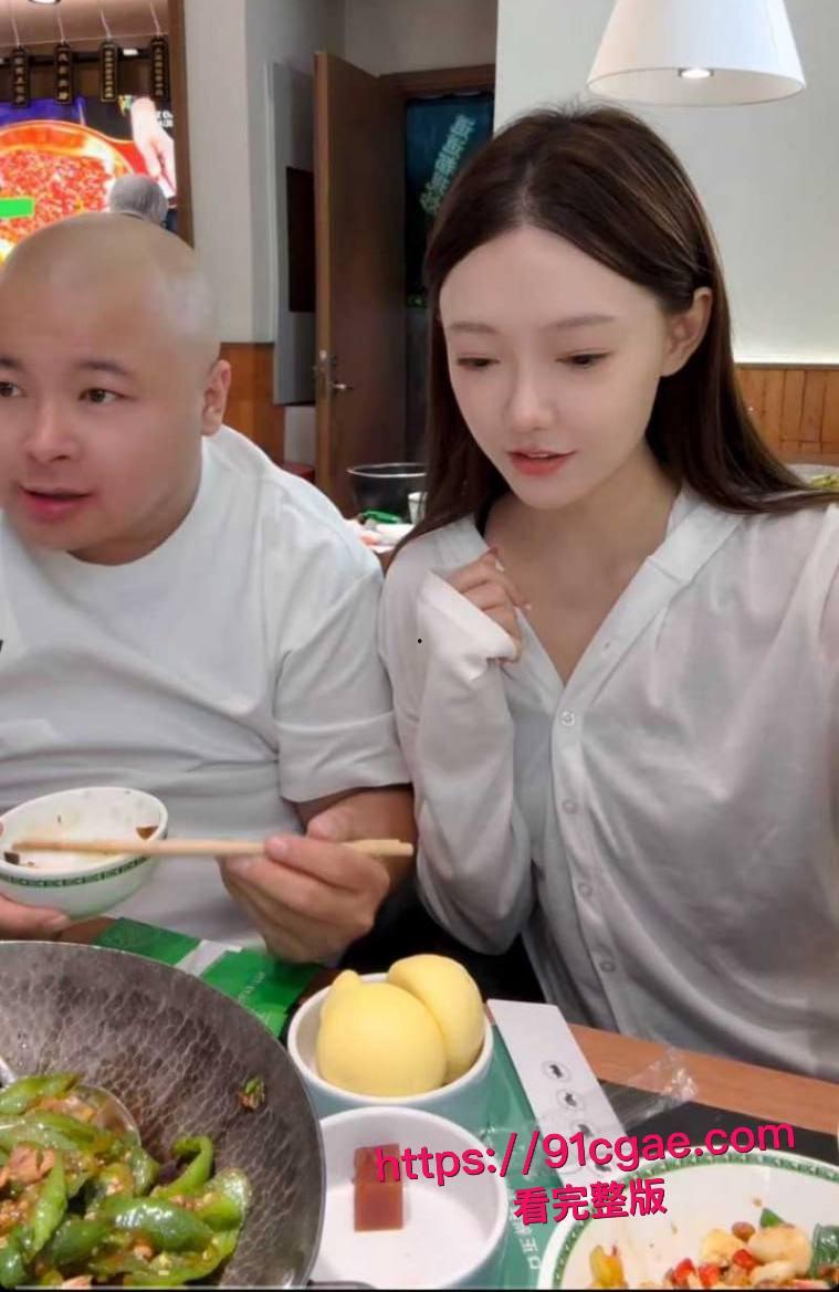 快手千万粉网红老狗被前妻白羽直播曝光 婚内出轨女徒孙佳昕 夜猫KTV聚众淫乱当场口交 录音与视频独家曝光！-4