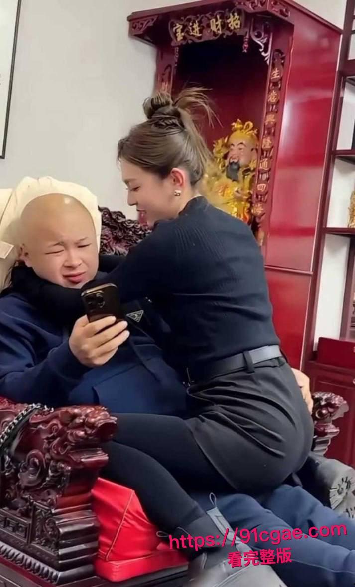 快手千万粉网红老狗被前妻白羽直播曝光 婚内出轨女徒孙佳昕 夜猫KTV聚众淫乱当场口交 录音与视频独家曝光！-10