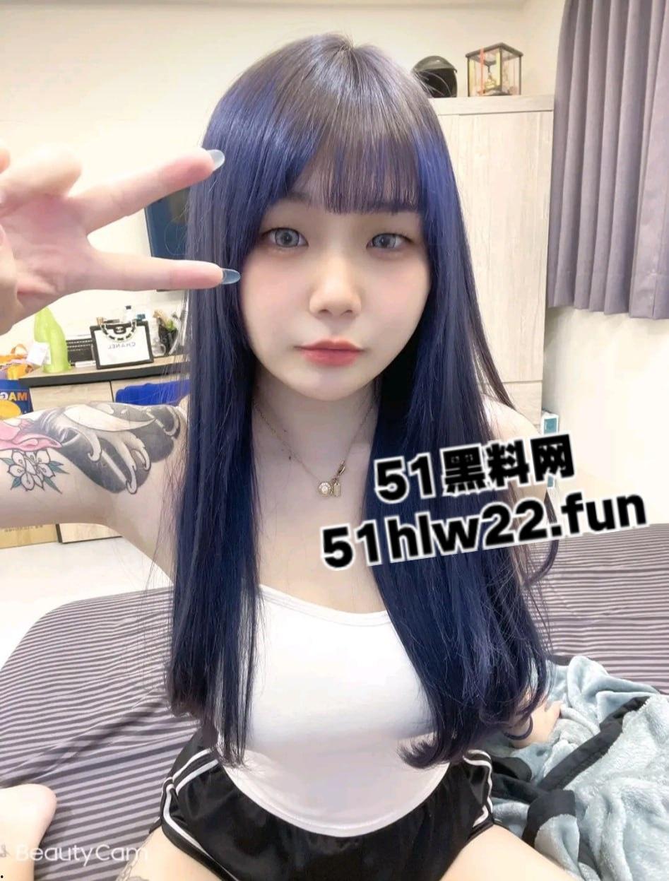 台湾网红【小渝】超正点性感学生妹,高颜值巨乳美少女学校的风云人物,自拍视频流出。-3