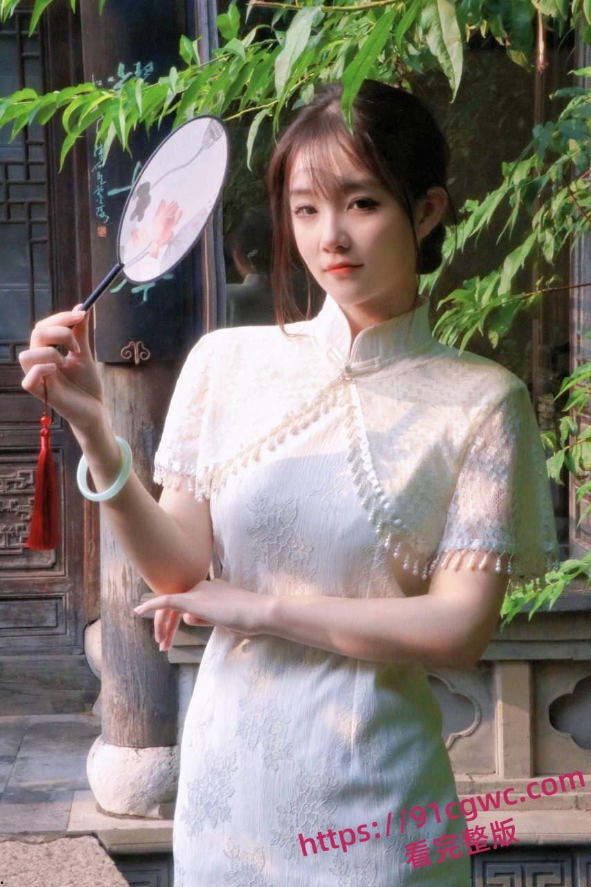 可爱甜美的反差女友 吴语萌 被渣男前男友拍摄性爱视频-1