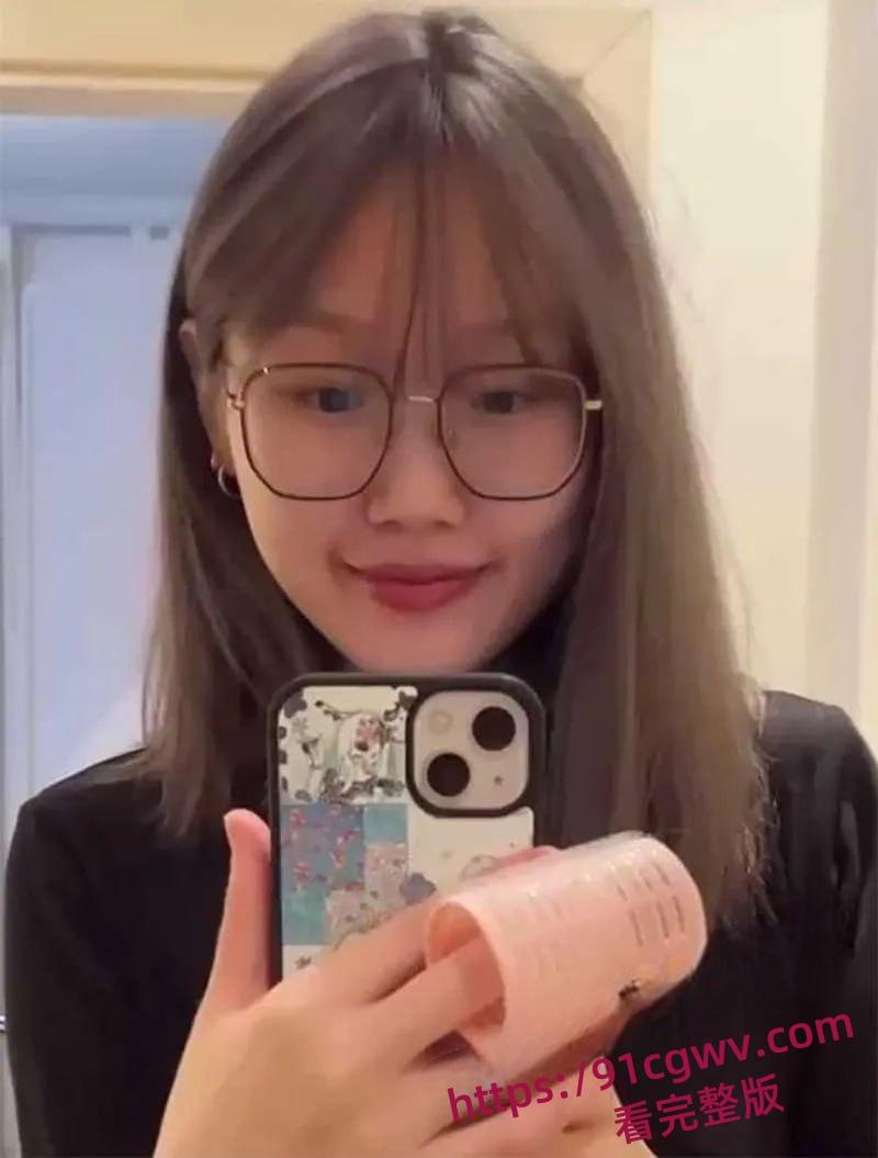 稚嫩学生妹黎心婕不雅视频流出 各种淫技无师自通 护士女仆装拍淫片太骚了-2