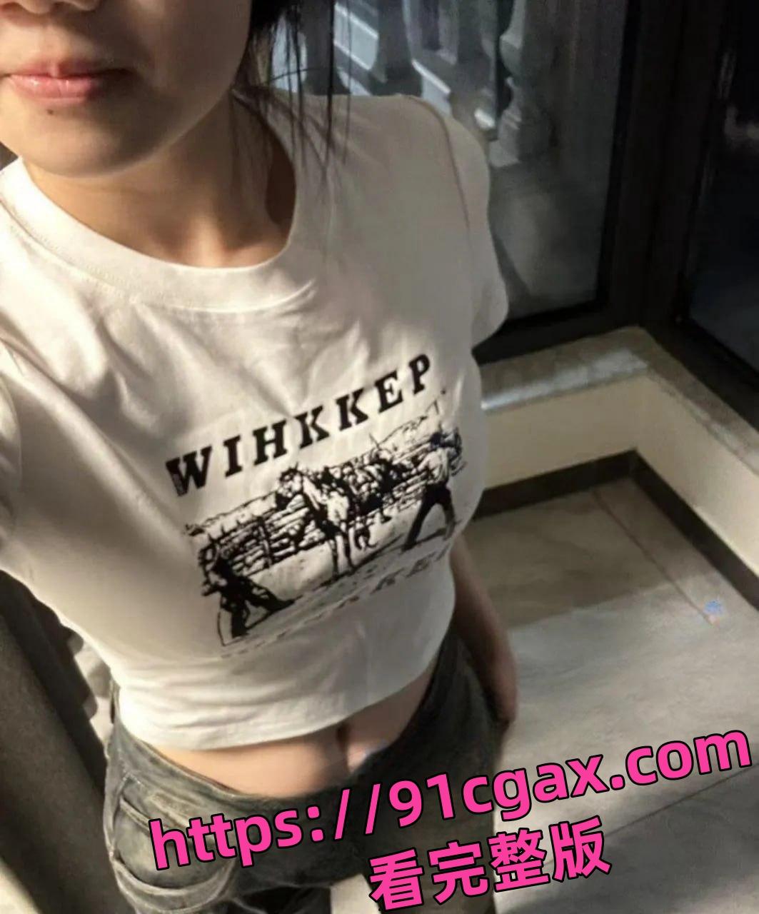 热恋期情侣出租房性爱视频流出！女友女上位白嫩奶子多毛嫩穴被猛插！-3