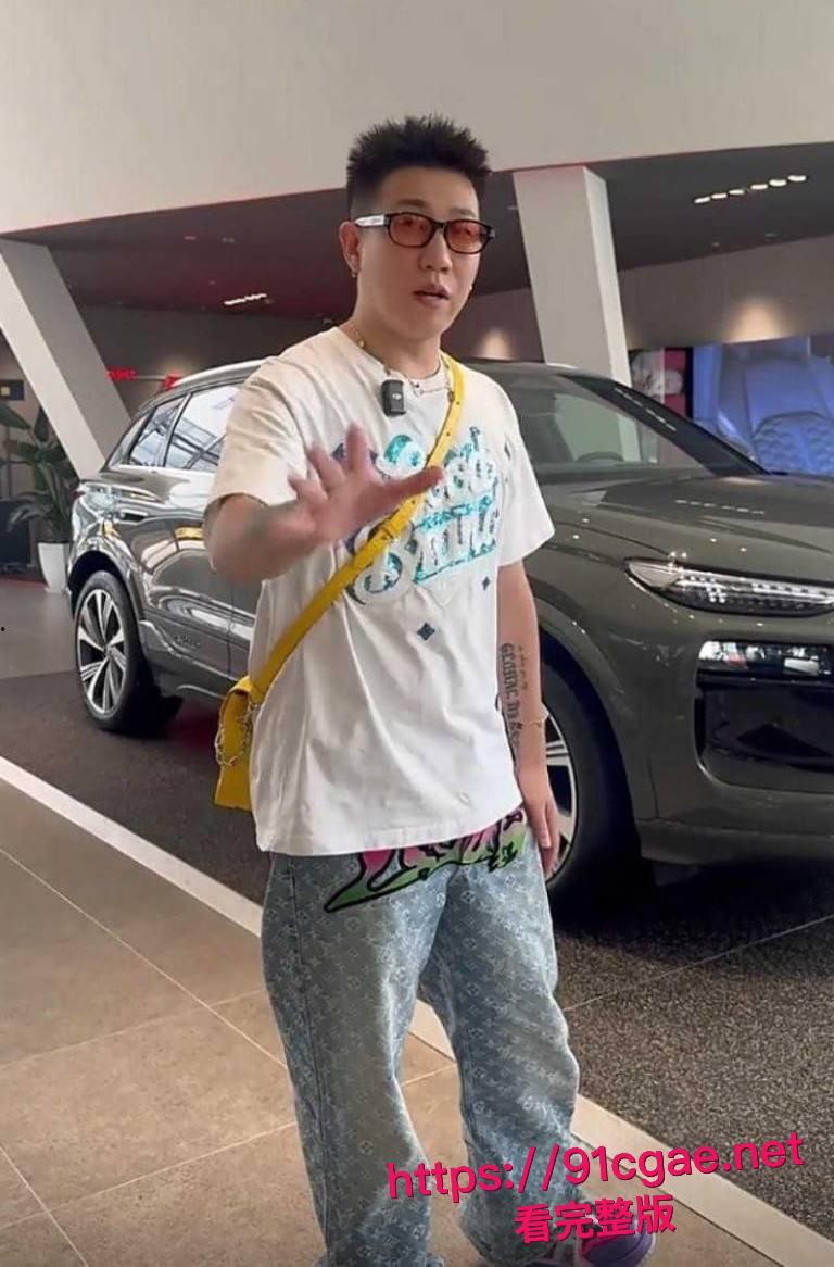 抖音百万级网红老白不喝酒被曝拒付3000陪滑费 女主发文控诉 身份却被实锤为外围女 露脸口交视频流出!-26